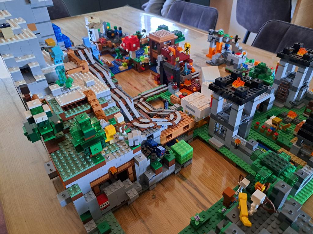 Lego Minecraft wereld! (11 sets, o.a. 21137, 21127), Ophalen, Gebruikt, Minecraft, Lego