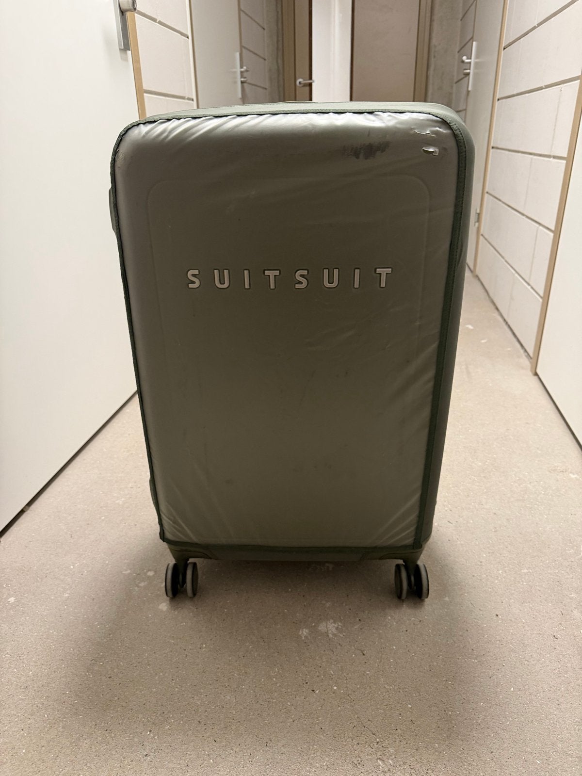 SUITSUIT koffer met 2 bagagehoezen, Gebruikt, 20 tot 30 cm, Ophalen of Verzenden, 60 tot 80 cm