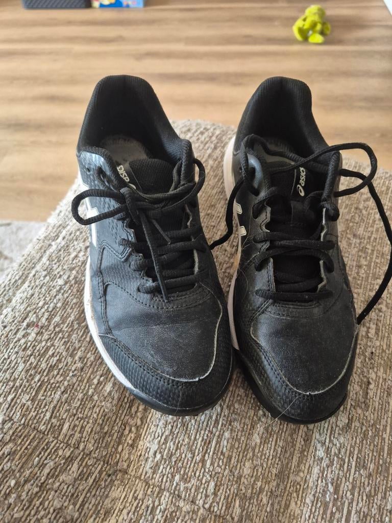 ASICS Hockeyschoenen Maat 37,5 - Zwart, Ophalen of Verzenden, Gebruikt, Schoenen