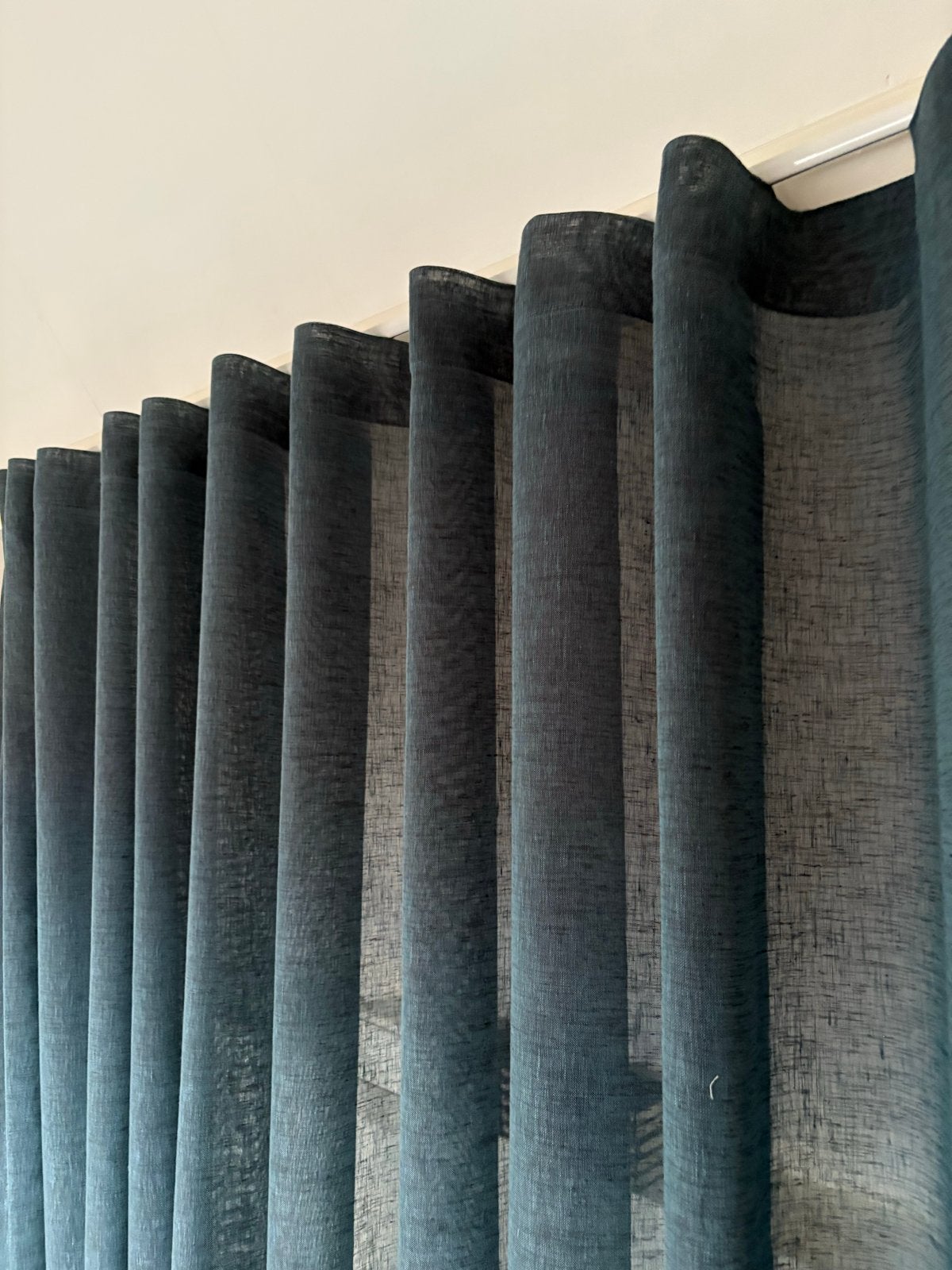 Nieuw Artelux Inbetween Gordijn Nevel 25 (410x222cm), Overige merken, Nieuw, Ophalen of Verzenden, Lichtdoorlatend
