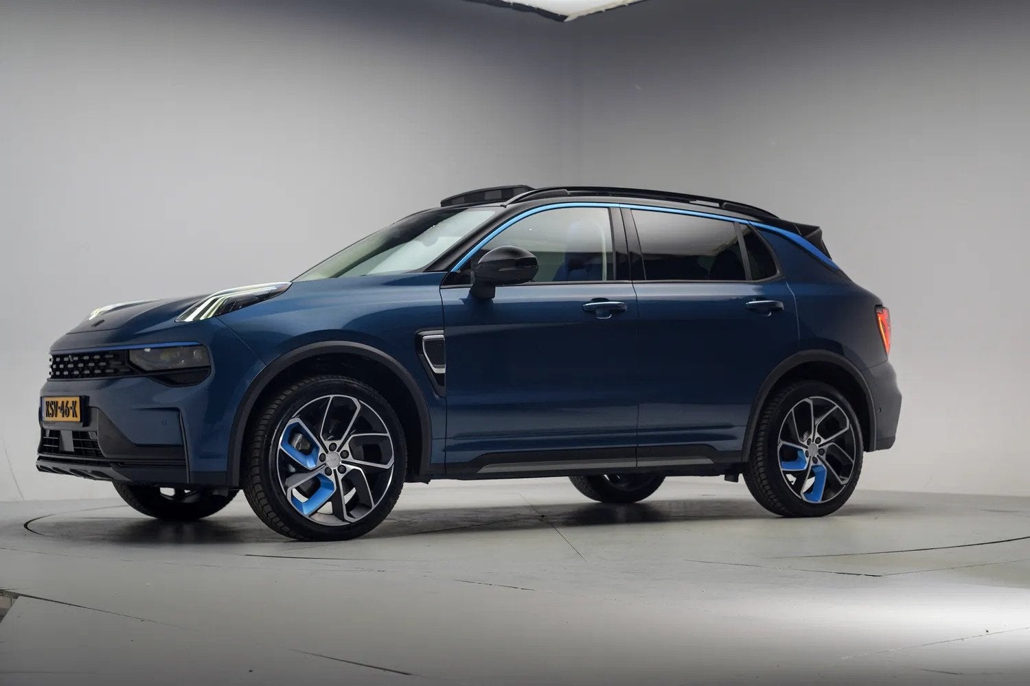 Lynk & Co 01 1.5 PHEV [ Panoramadak 360 Camera Memory ], Auto's, Blauw, Plug-in hybride, 1854 kg, Hybride Elektrisch/Benzine