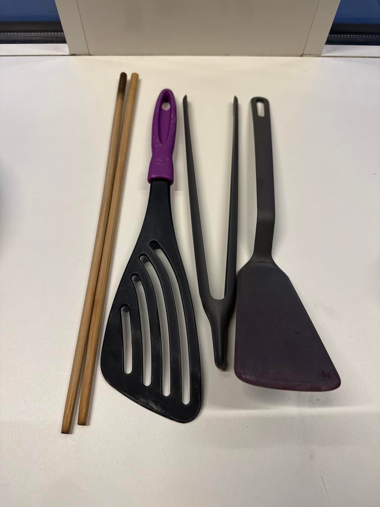Keukengerei set: spatels, tang en eetstokjes, Kunststof, Ophalen of Verzenden, Zwart, Overige merken