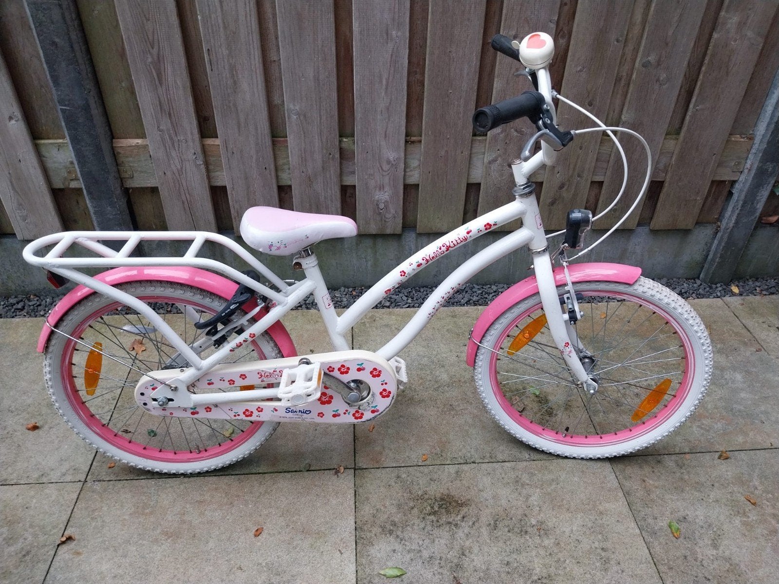 Hello Kitty kinderfiets 20 inch met goede LED verlichting, Ophalen, Gebruikt, 20 inch of meer, Hello Kitty