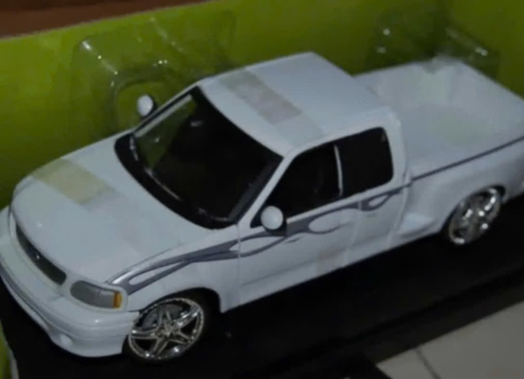 1:18 FORD F150 PICK UP SLAMMED ERTL NIEUW!! in doos WRH, Verzenden, Nieuw, Auto, ERTL