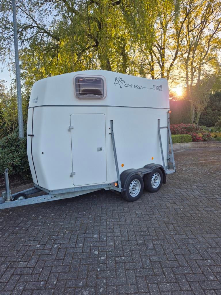 Zeer mooie Henra 2 paards trailer polyester, Dieren en Toebehoren, Ophalen of Verzenden, Zo goed als nieuw, Polyester, 2-paards trailer