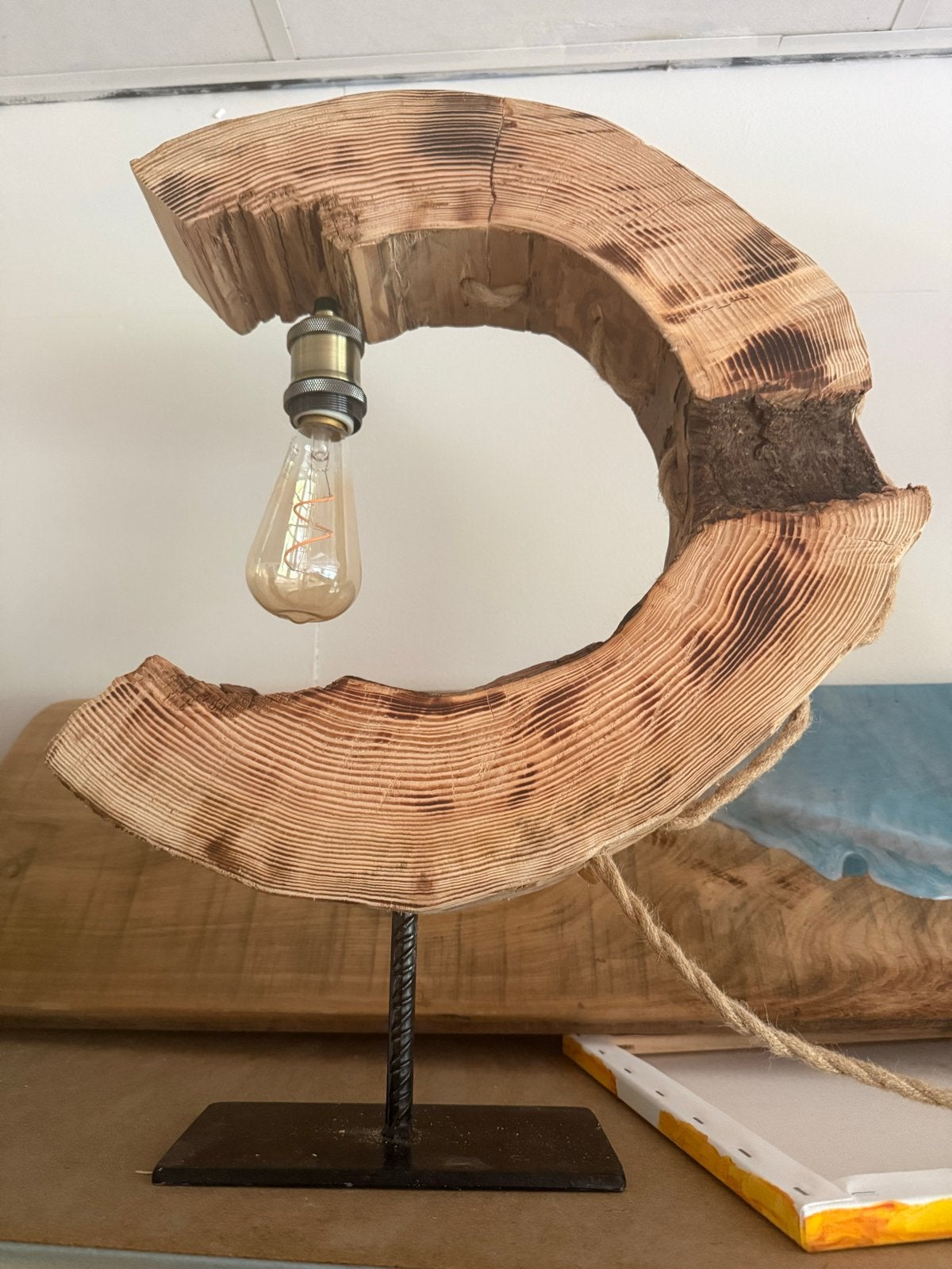 Unieke handgemaakte lamp van boomstam, Overige merken, Gebruikt, Hout, Bruin