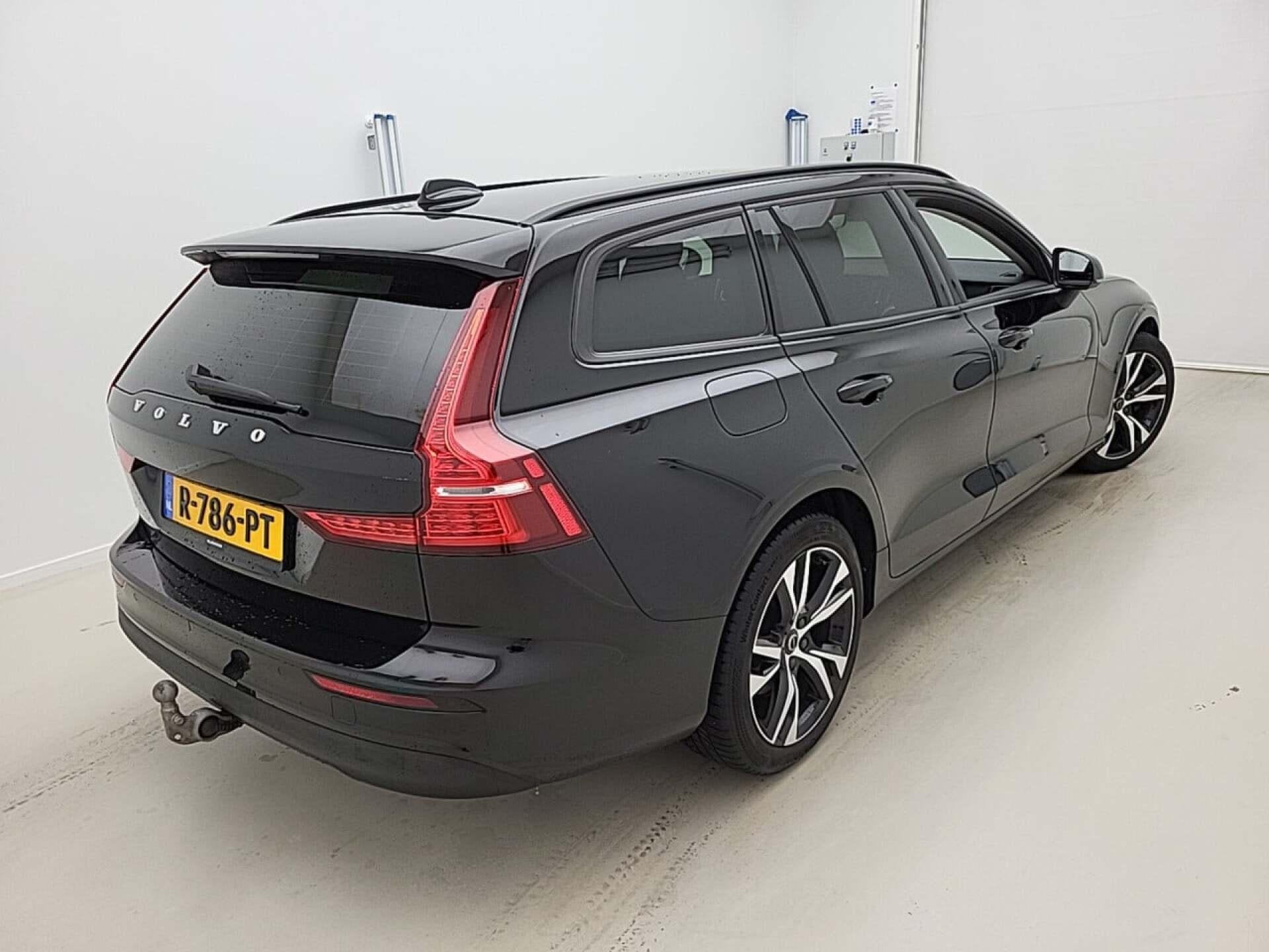 Volvo V60 2.0 B3 Essential, Auto's, Volvo, 12 maanden, Stof, Euro 6, 4 cilinders