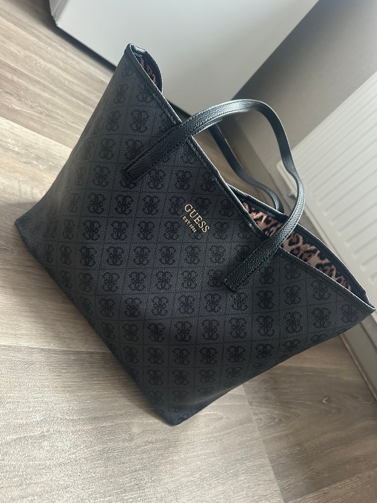 Guess shopper (incl. etui), Ophalen of Verzenden, Gebruikt, Grijs, Shopper