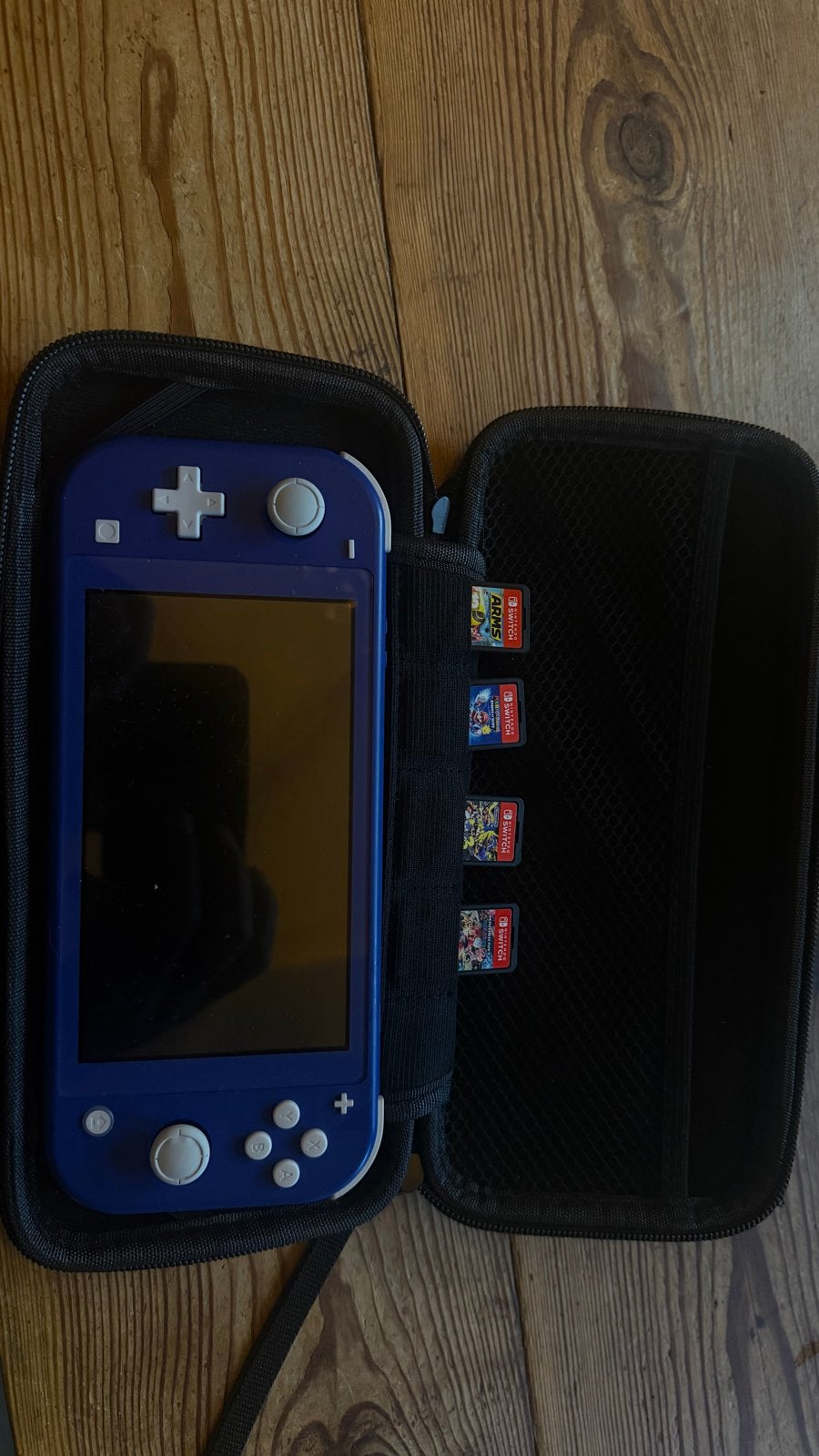 Nintendo Switch Lite (Blauw), Spelcomputers en Games, Ophalen of Verzenden, Overige kleuren, Gebruikt, Met beschermhoes of tas