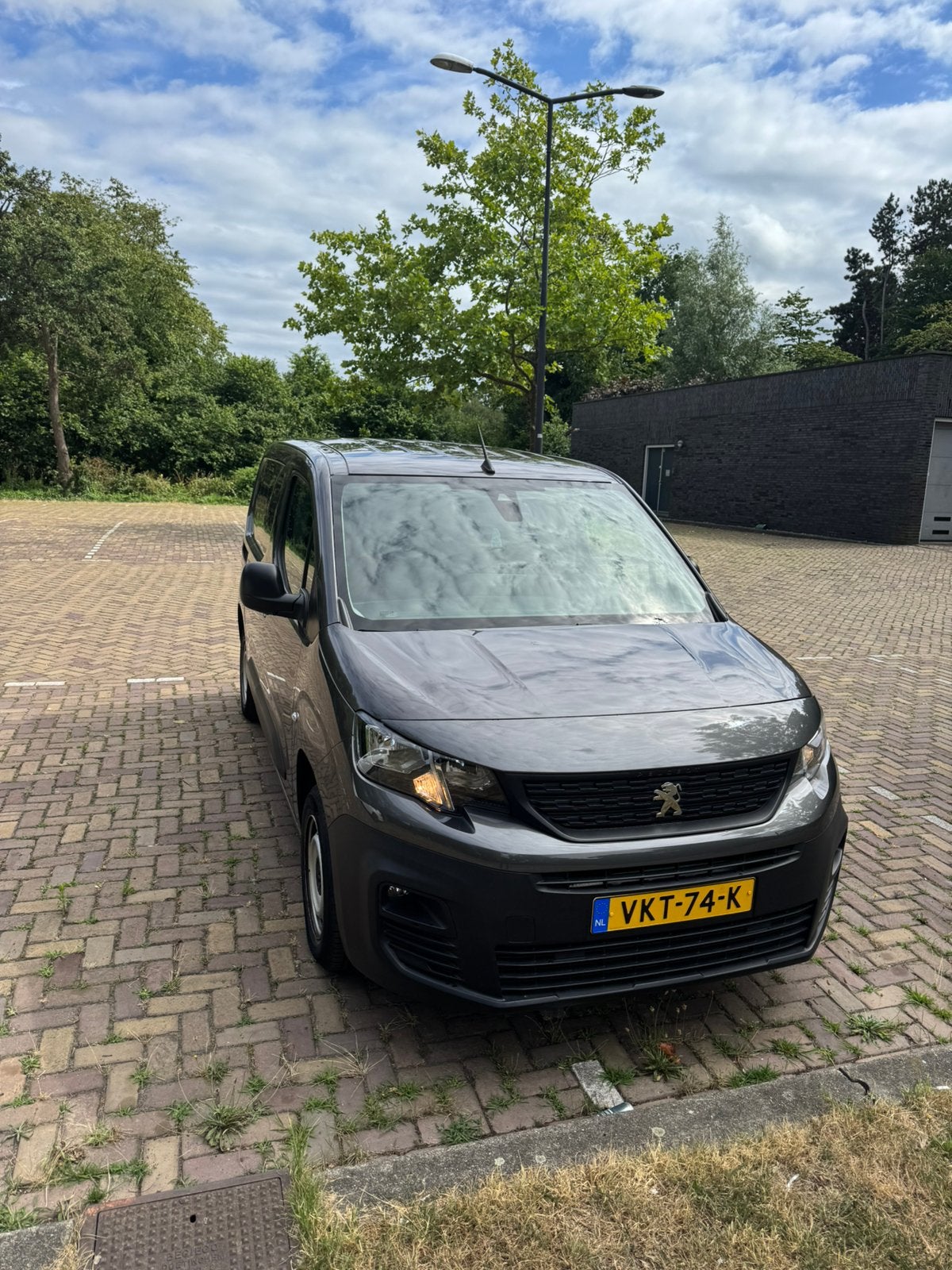Peugeot Partner 1.5 Bluehdi 75pk 650kg 2021 Grijs, Auto's, Bestelauto's, Voorwielaandrijving, 1295 kg, 4 cilinders, Origineel Nederlands