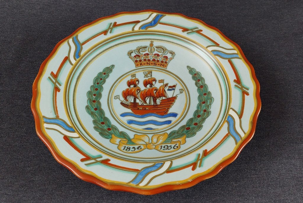 Gedenkbord KNSM 1856-1956 Koninklijke Plateelbakkerij ZH, Antiek en Kunst, Ophalen of Verzenden