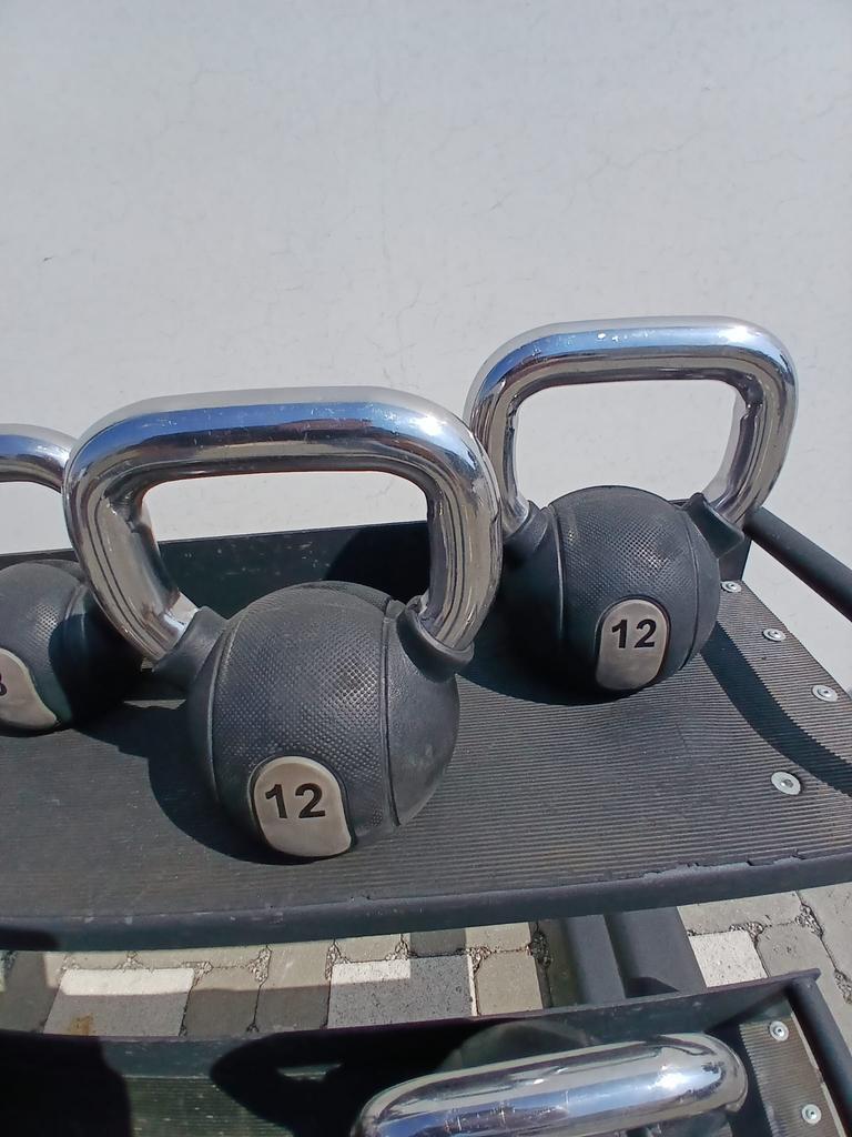 Technogym Kettlebells ! Nieuwste model!!, Ophalen, Zo goed als nieuw, Kettlebell