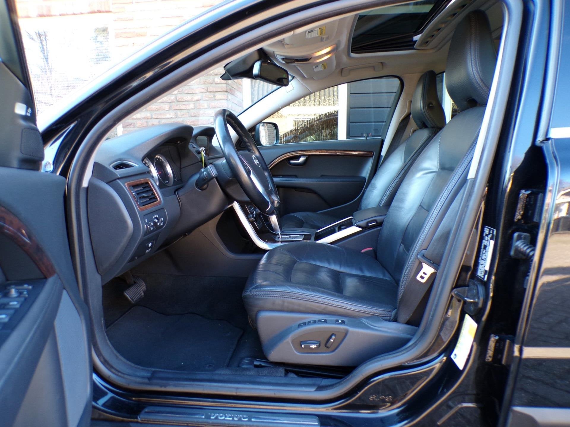 Volvo XC70 3.2 Ocean Race Automaat / Leder / Schuifdak, Auto's, Euro 5, Zwart, XC70, Zwart