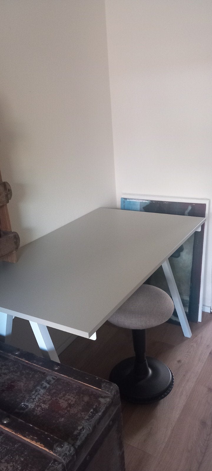 TROTTEN tafel- Wit/ taupe, 120x70 cm, Ophalen, 100 tot 150 cm, 50 tot 100 cm, Zo goed als nieuw
