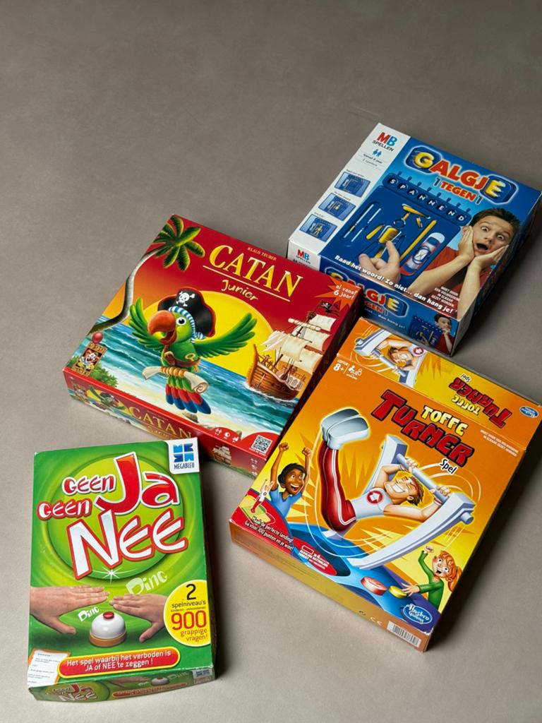 Bordspellen bundel: Catan Junior, Toffe Turner, Galgje, Ja/N, Een of twee spelers, Ophalen, Gebruikt
