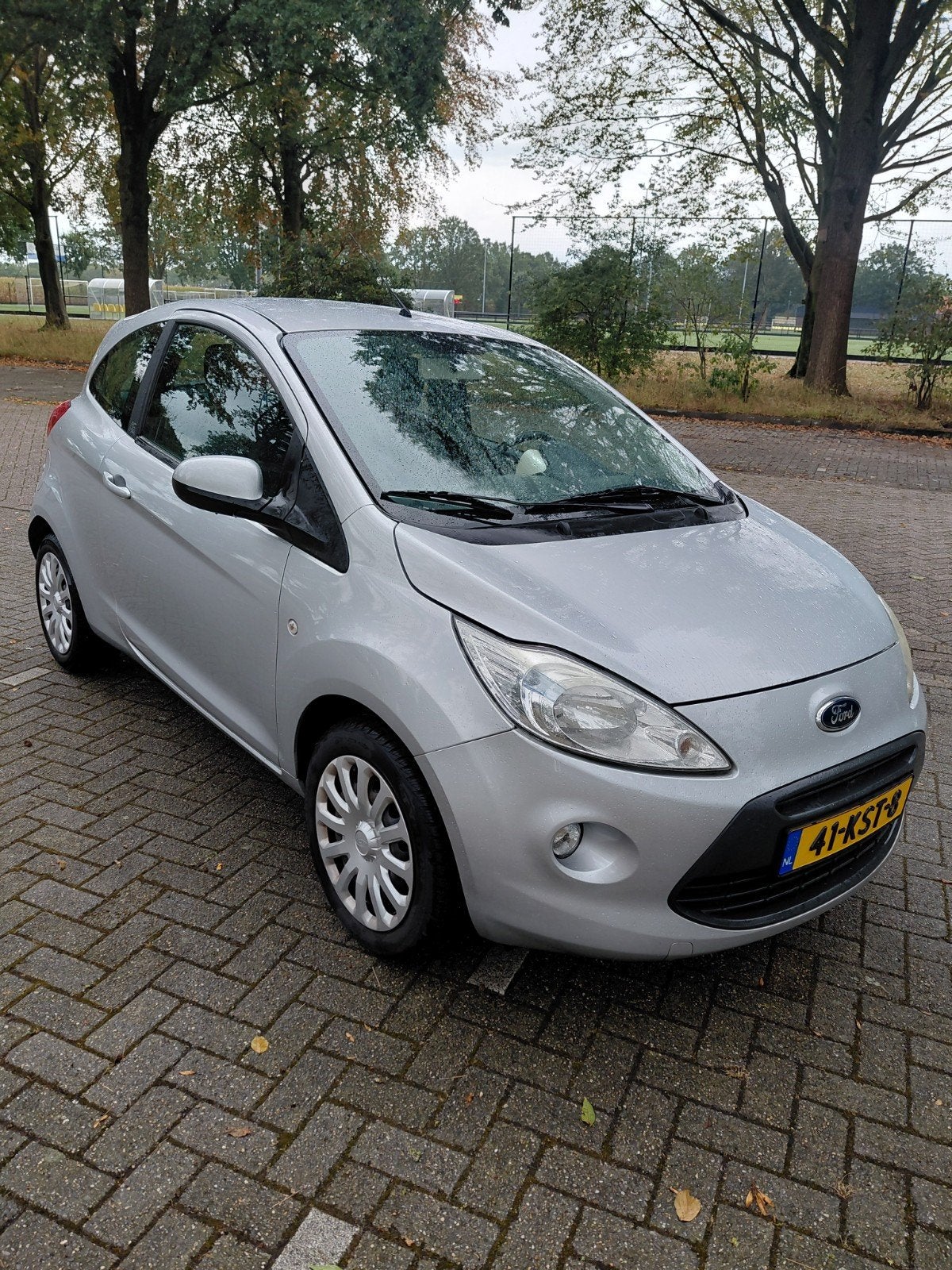 Ford Ka 1.2 51KW 2010 Grijs AIRCO, Auto's, Ford, Voorwielaandrijving, Metallic lak, 1242 cc, 4 cilinders