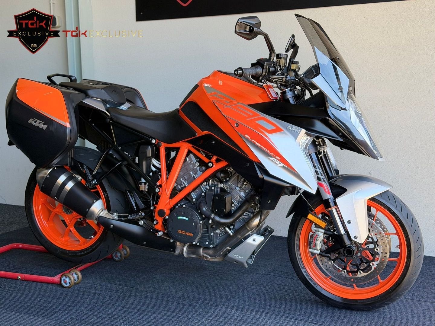 KTM 1290 SUPER DUKE GT SUPERDUKE R TOPSTAAT!, Motoren, 2 cilinders, Motorrijbewijs A, Bedrijf, 1301 cc