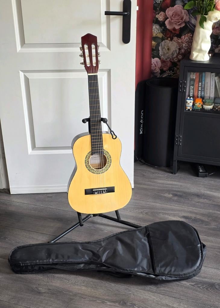 Linkshandige kindergitaar met hoes en standaard, Ophalen of Verzenden, Gebruikt, Klassieke of Spaanse gitaar, Met koffer