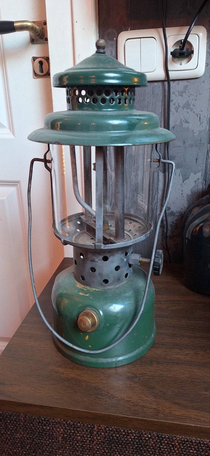 1944 Coleman Aladdin US Army WW2 Lantern, Ophalen of Verzenden, Landmacht, Amerika, Overige typen