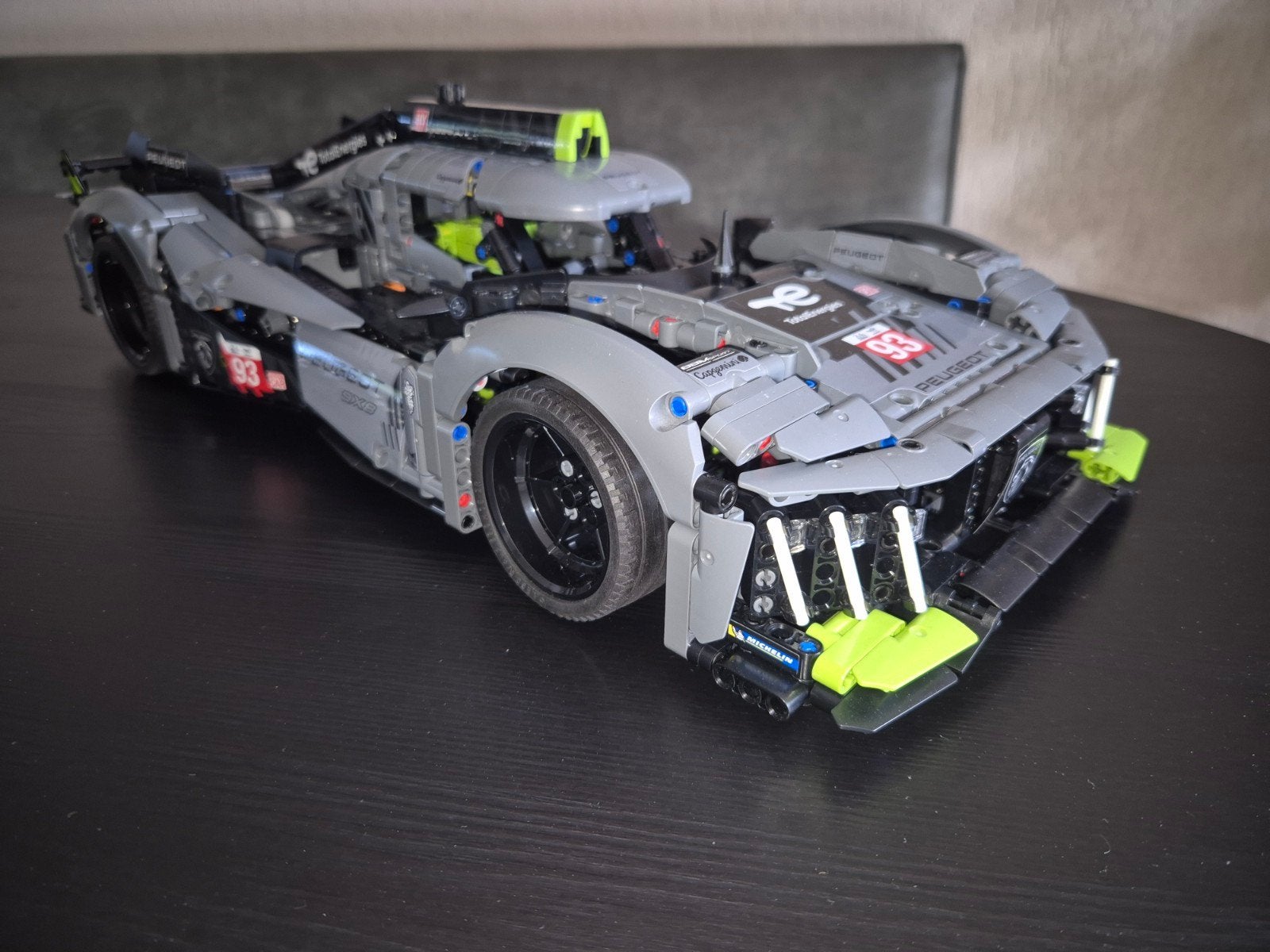 LEGO Technic 42156 Peugeot 9X8 24H Le Mans Hybrid Hypercar, Ophalen of Verzenden, Zo goed als nieuw