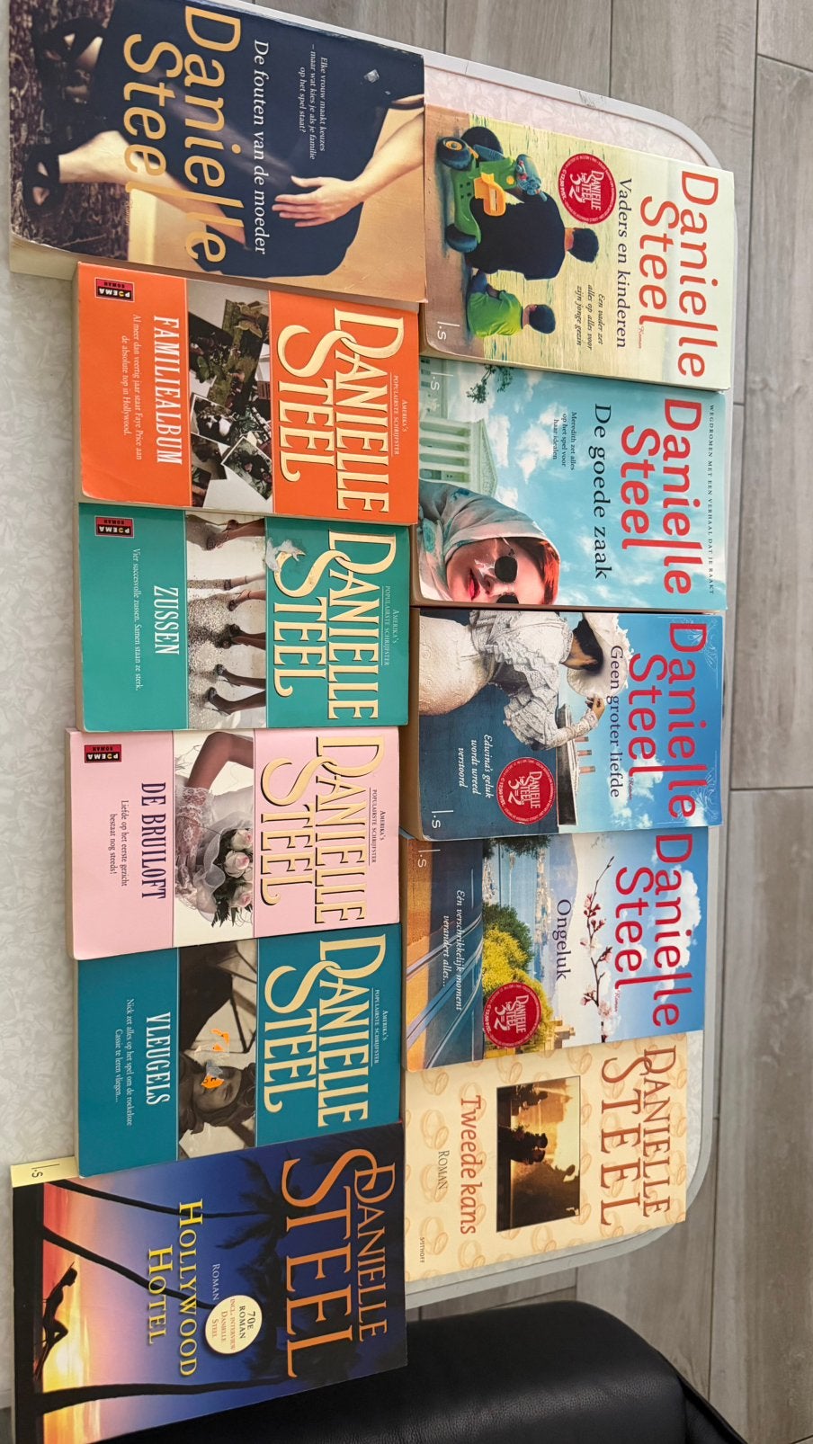 Danielle Steel boeken €2 per stuk, Boeken, Romans, Ophalen of Verzenden, Zo goed als nieuw