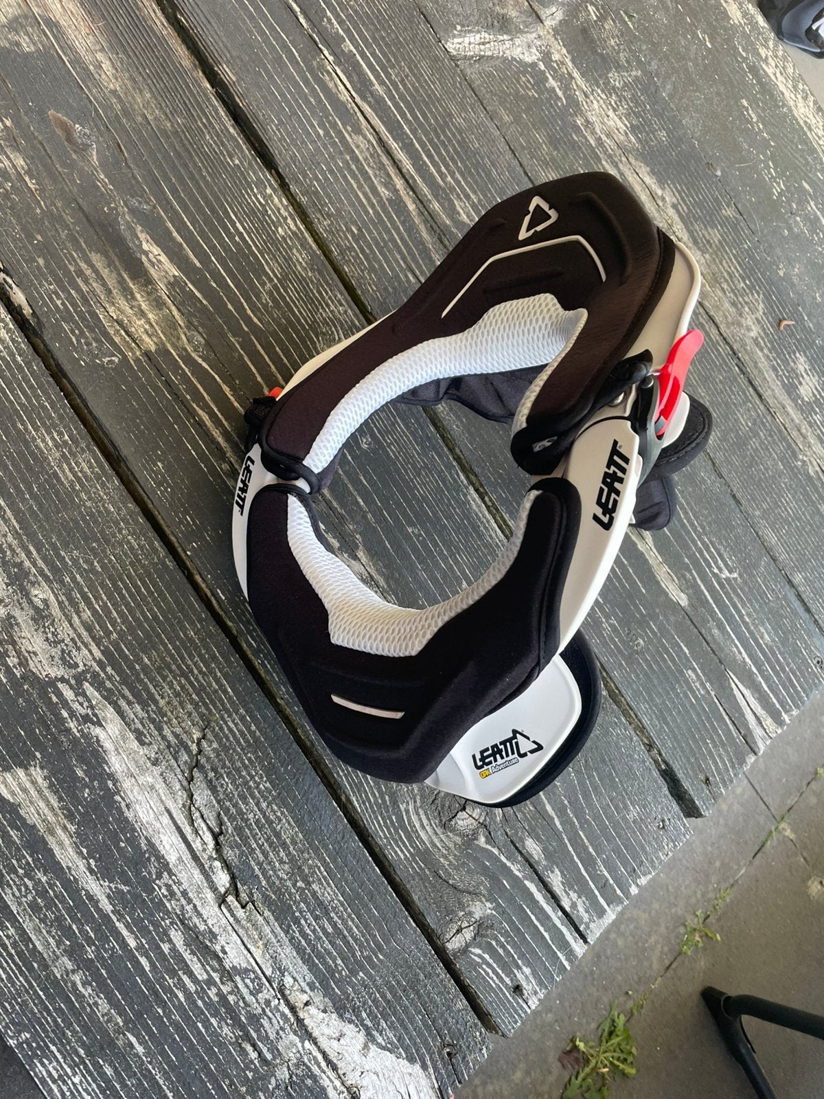 Leatt brace nek beschermer als nieuw., Motoren, Kleding | Motorkleding, Ophalen of Verzenden, Tweedehands, Overige typen