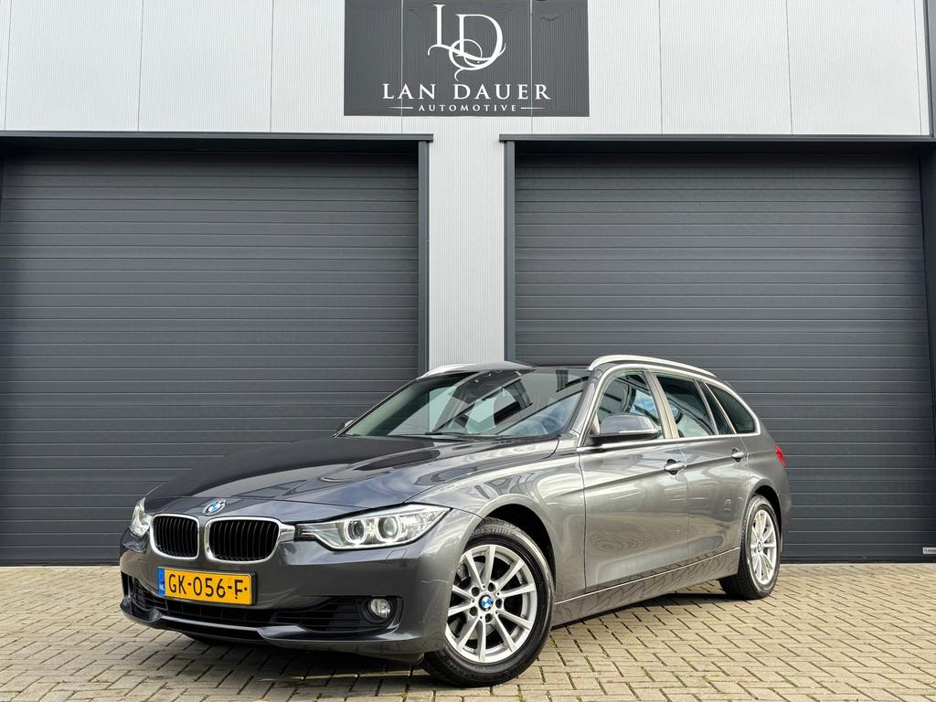 BMW 3-serie Touring 320i Executive / Dealer OH / Xenon, Auto's, Automaat, Achterwielaandrijving, Gebruikt, Euro 6