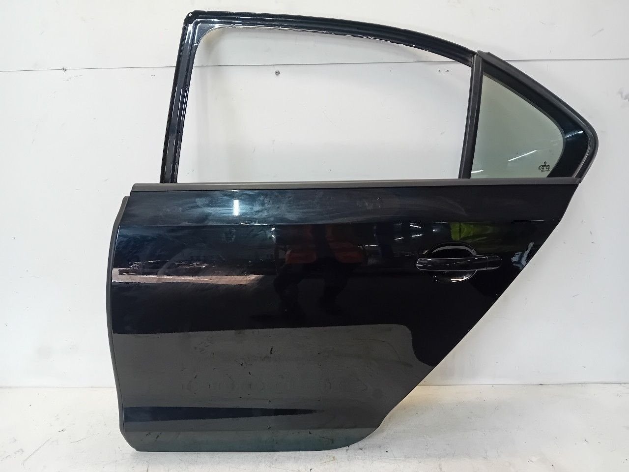 Portier links achter Volkswagen Jetta, Auto-onderdelen, Onderdelen@venauto.nl, Van der Ven Autorecycling B.V., Gebruikt, Ettenseweg 76, 4706 PB Roosendaal, The Netherlands