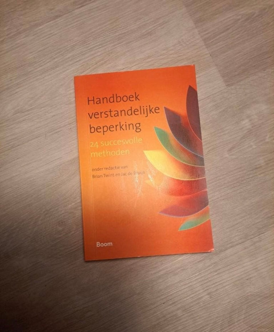 Handboek verstandelijke beperking; 24 succesvolle methoden, Ophalen of Verzenden, Zo goed als nieuw
