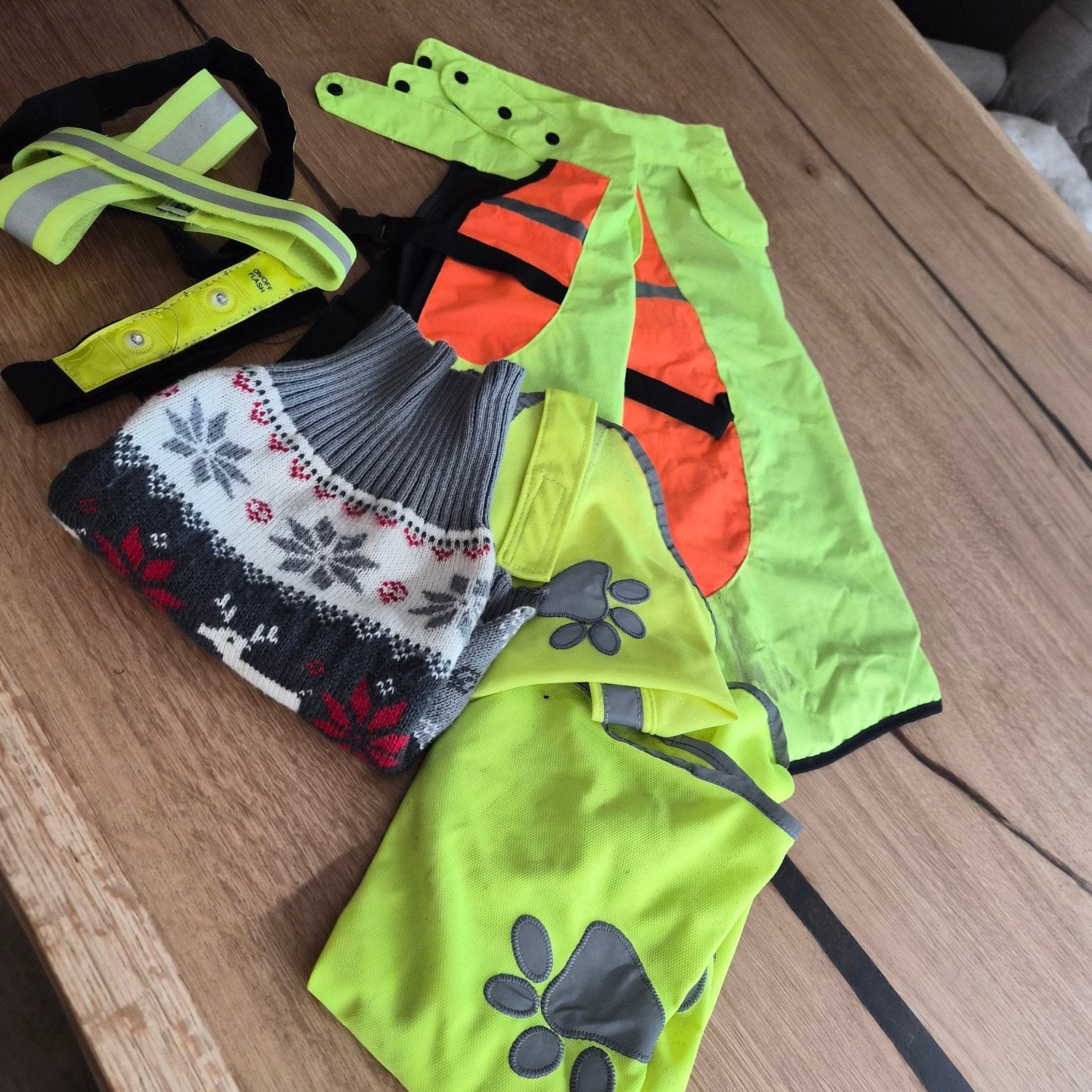 Honden veiligheids jasjes -bandjes, Ophalen of Verzenden, Zo goed als nieuw