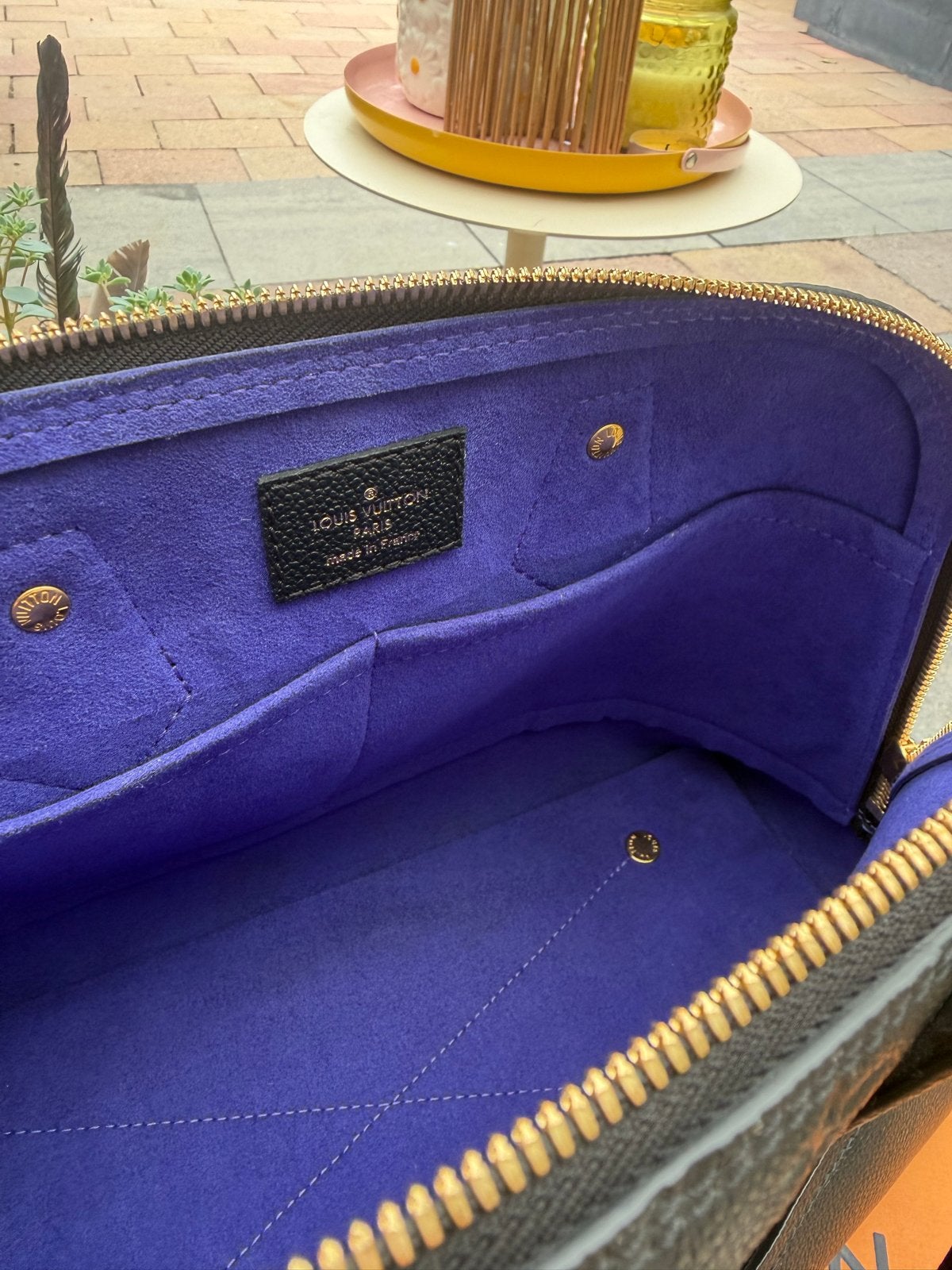 Louis Vuitton Neo alma, Ophalen, Zo goed als nieuw, Zwart, Handtas