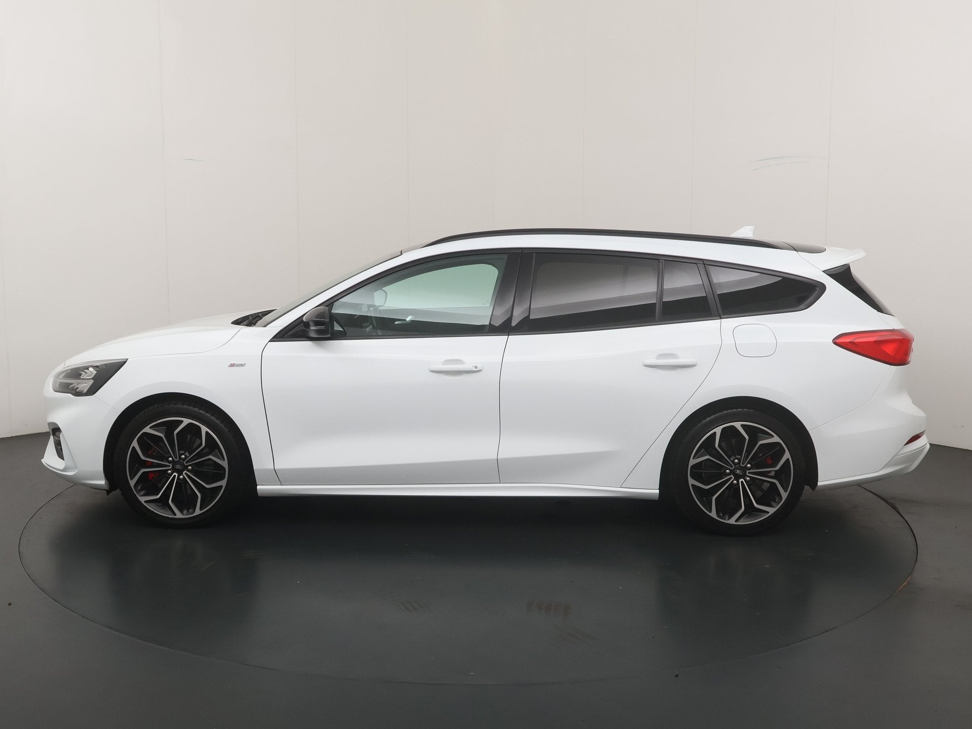 Ford FOCUS Wagon 125PK EcoBoost ST Line Business | Trekhaak, Gebruikt, 1283 kg, Wit, Origineel Nederlands