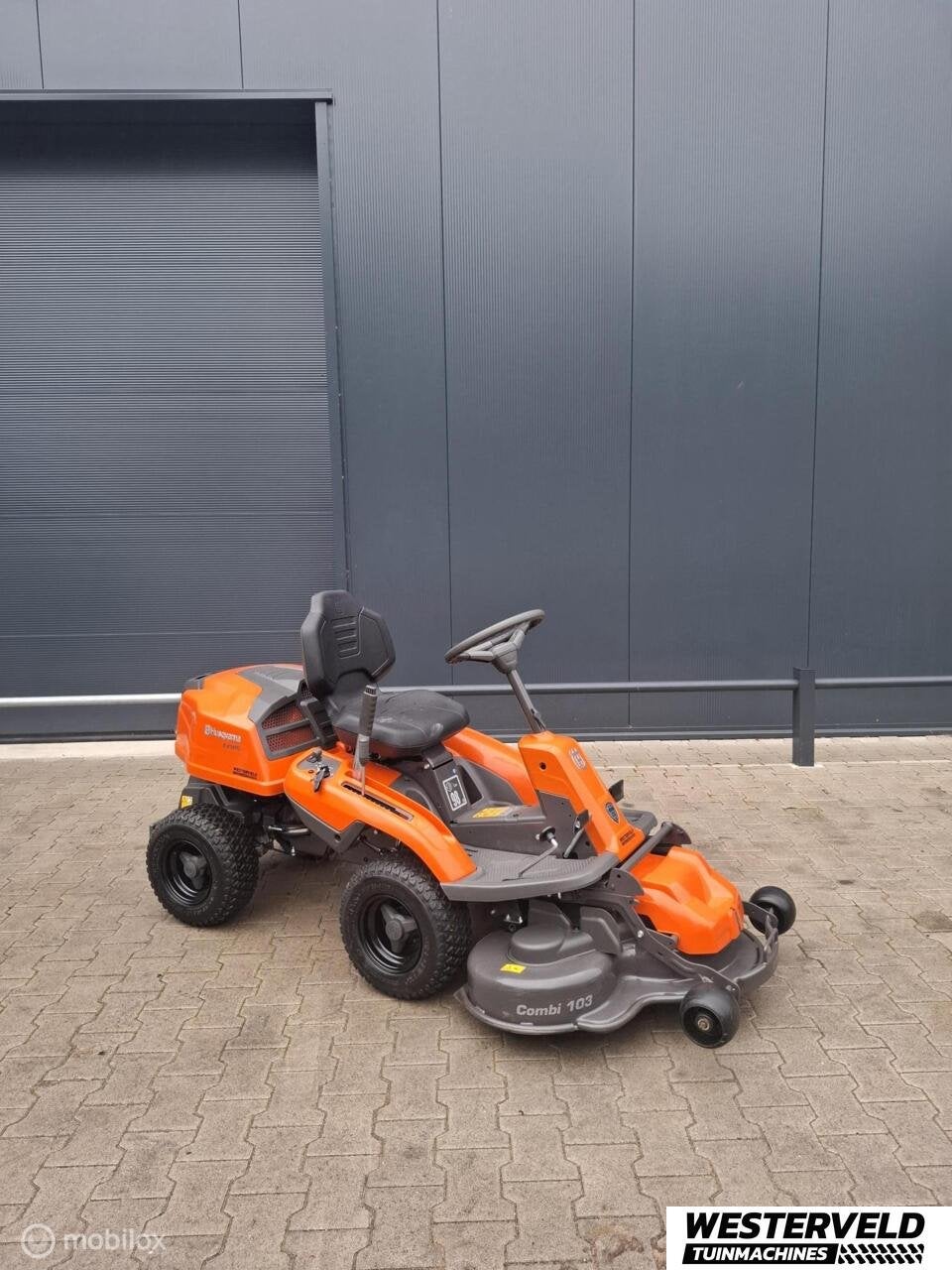 Jong gebruikte Husqvarna R214TC comfort edition 103 cm, Zakelijke goederen, Machines en Bouw | Tuin, Park en Bosbouw, Husqvarna