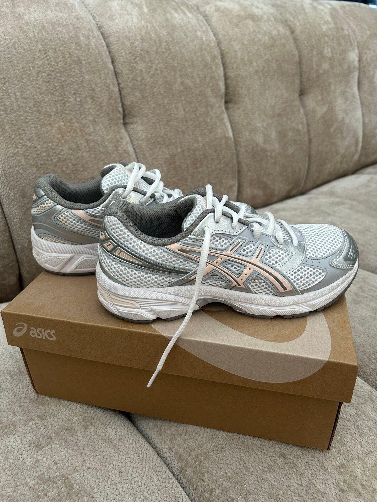 ASICS Gel-1130 sneakers - Zo goed als nieuw, Ophalen of Verzenden, Zo goed als nieuw, Wit, Sneakers of Gympen