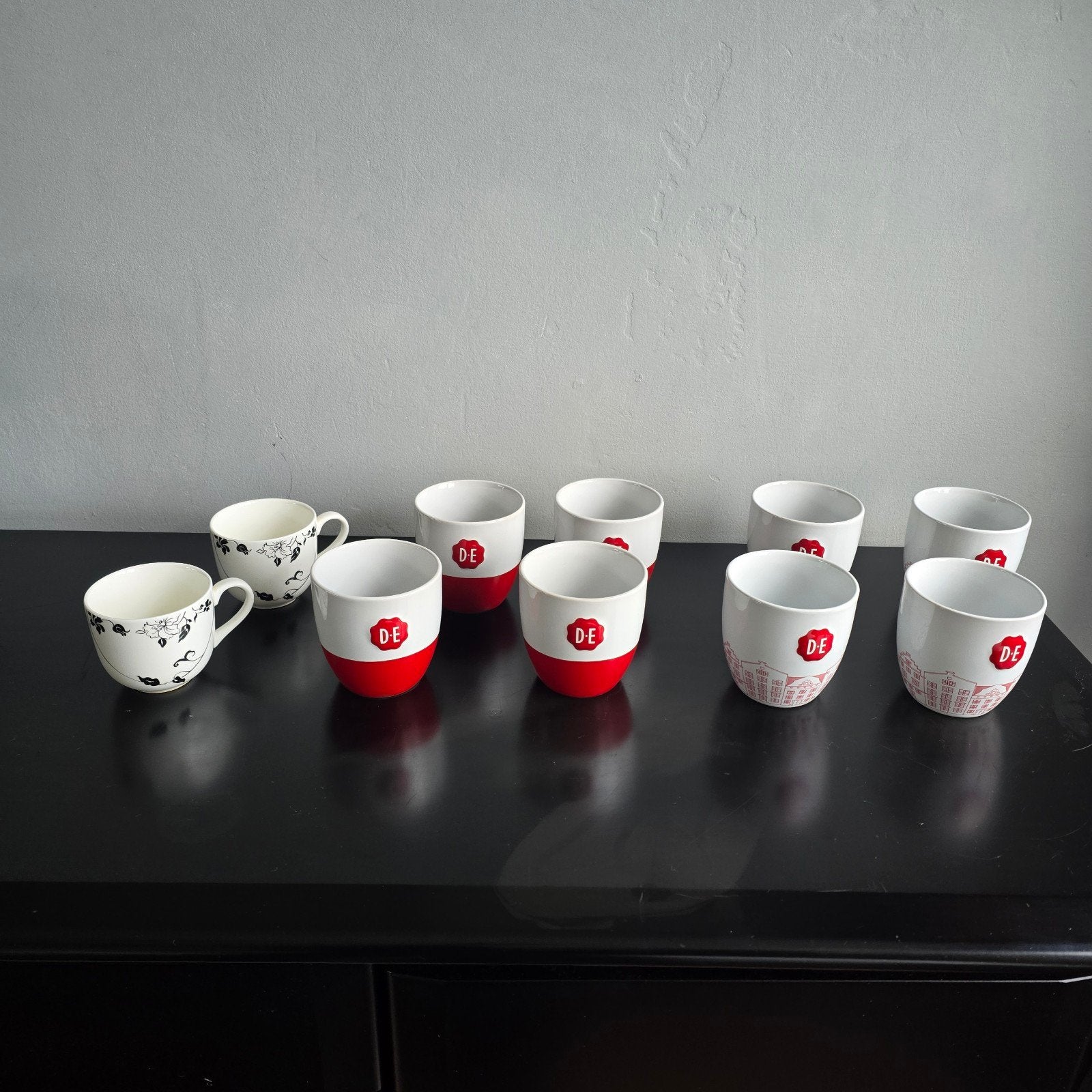 Douwe Egberts mokken. Nieuw. Diverse sets, Ophalen of Verzenden, Nieuw, Overige stijlen, Kop(pen) en/of Schotel(s)