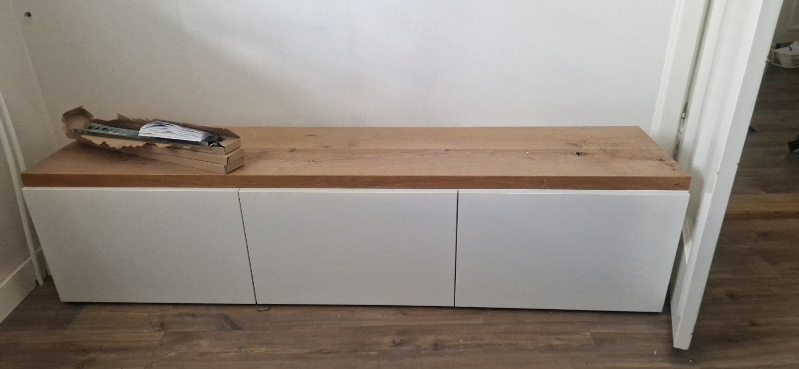 Ikea Besta tv-meubel met massief eiken houten blad, Ophalen, Gebruikt, Modern, Scandinavisch, 150 tot 200 cm