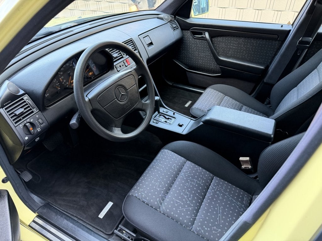 Mercedes-Benz C-Klasse 220 Sport| AUTOMAAT GEEL| UNIEK| ROES, Automaat, Stof, 2199 cc, 150 pk