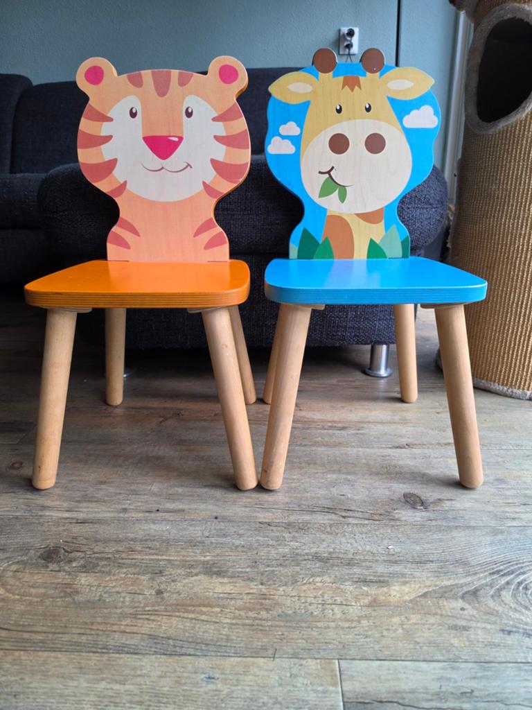 2 kinderstoelen in dierenthema: Tijger en Giraffe, Ophalen of Verzenden, Gebruikt, Overige typen