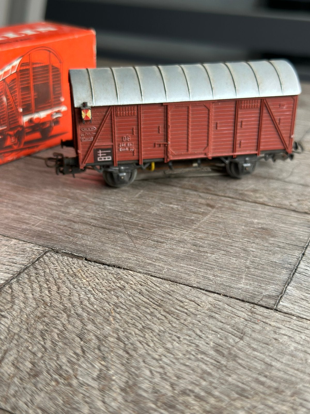 Märklin H0 Gesloten Goederenwagon DB 242 642 met doos, Wisselstroom, Gebruikt, Wagon, Ophalen of Verzenden