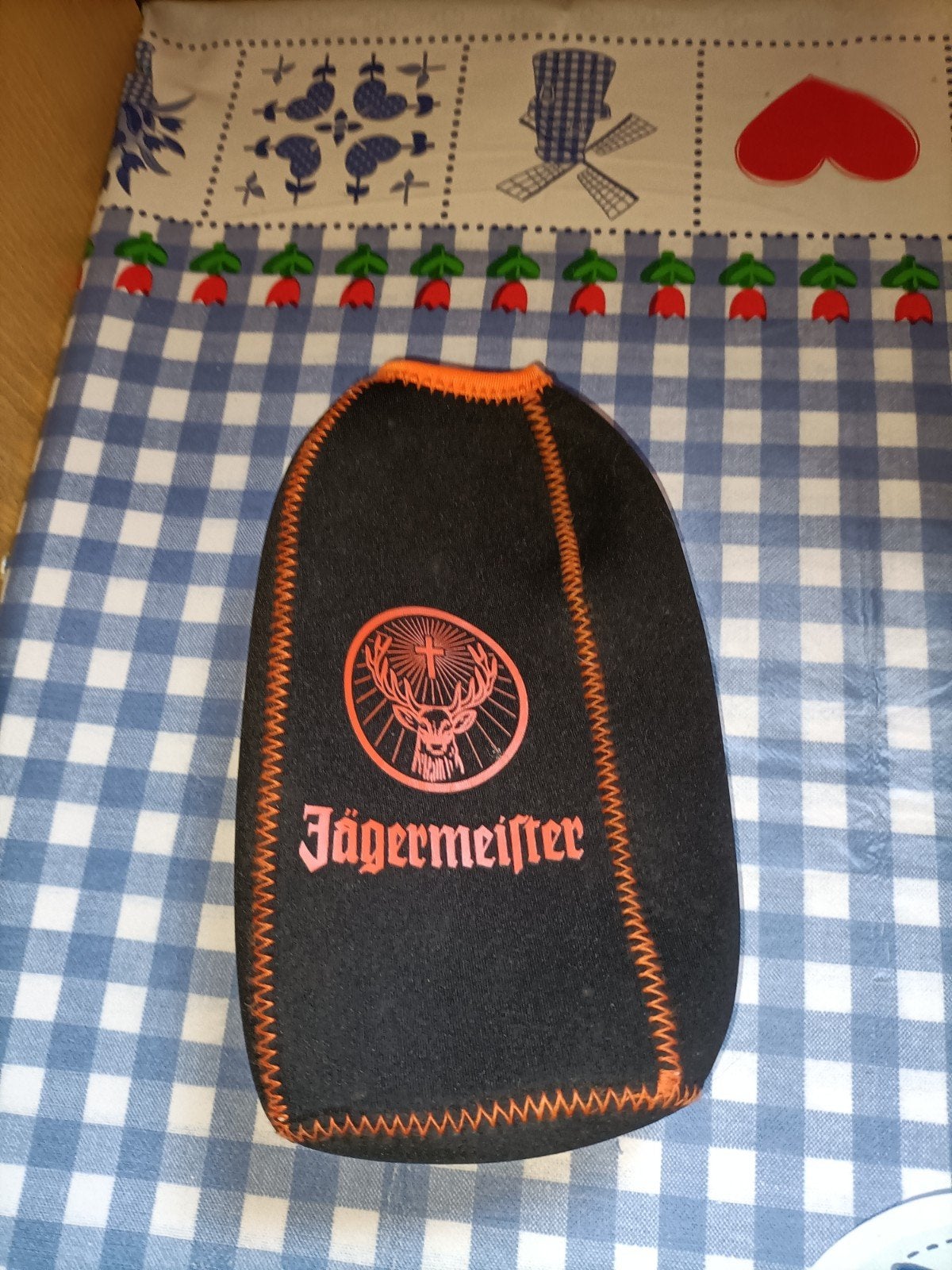 Jägermeister jas voor om de fles om koud te houden, Verzamelen, Merken en Reclamevoorwerpen, Ophalen of Verzenden, Zo goed als nieuw