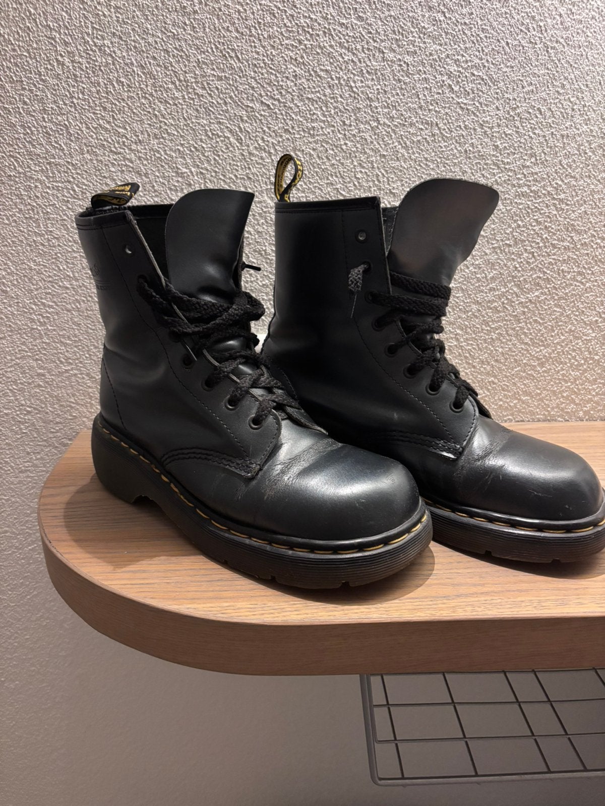 Vintage Dr. Martens 1460 Made in England metallic – EU 41, Ophalen of Verzenden, Gedragen, Zwart