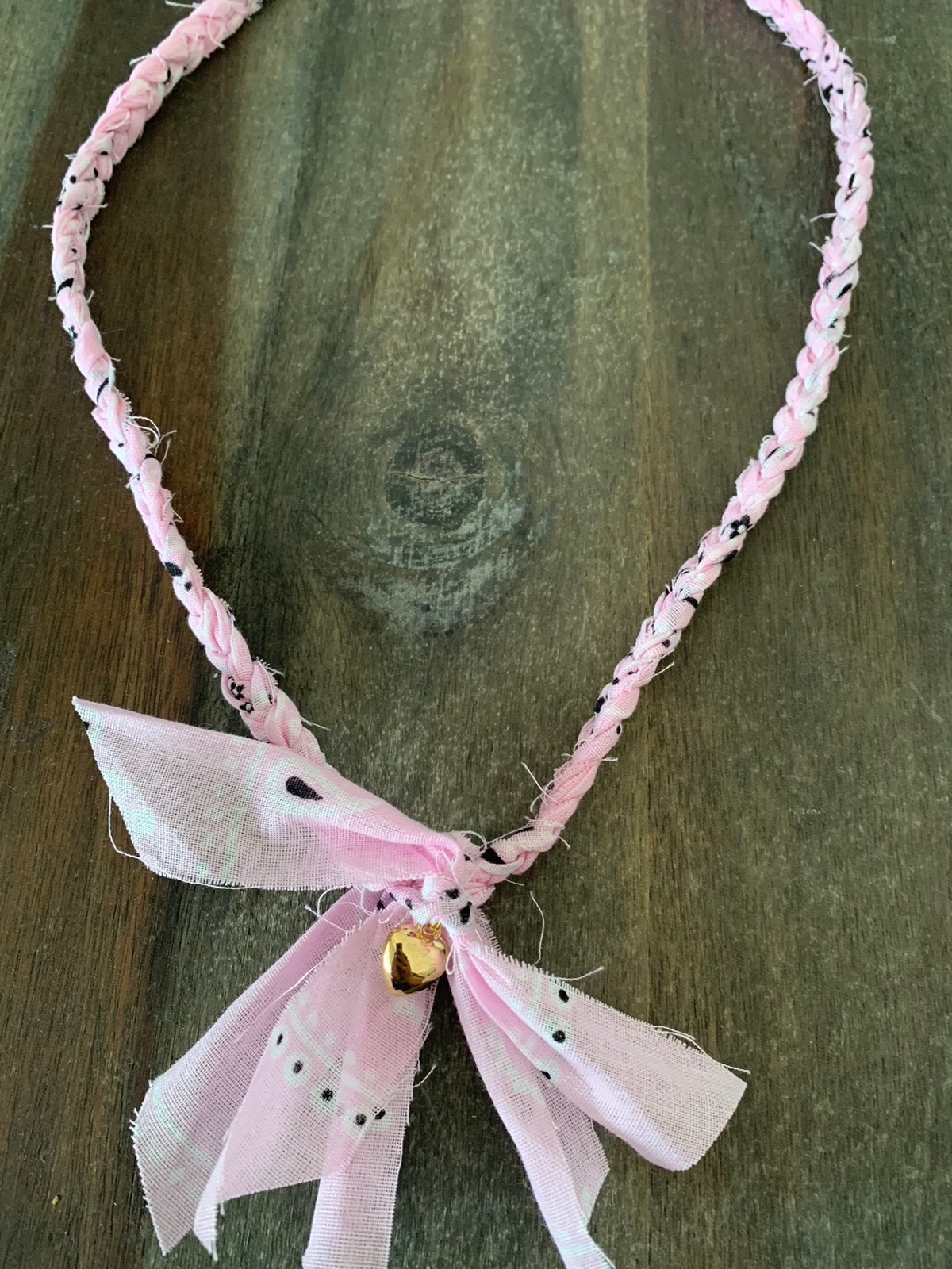 Bandana ketting lichtroze, Ophalen of Verzenden, Nieuw, Roze, Overige materialen