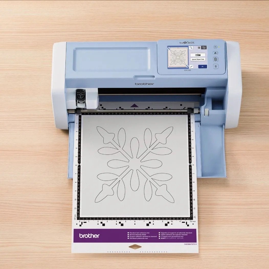 Brother ScanNCut DX SDX1200 plottermachine - ZGAN, Elektrisch, Ophalen of Verzenden, Zo goed als nieuw, Overige materialen