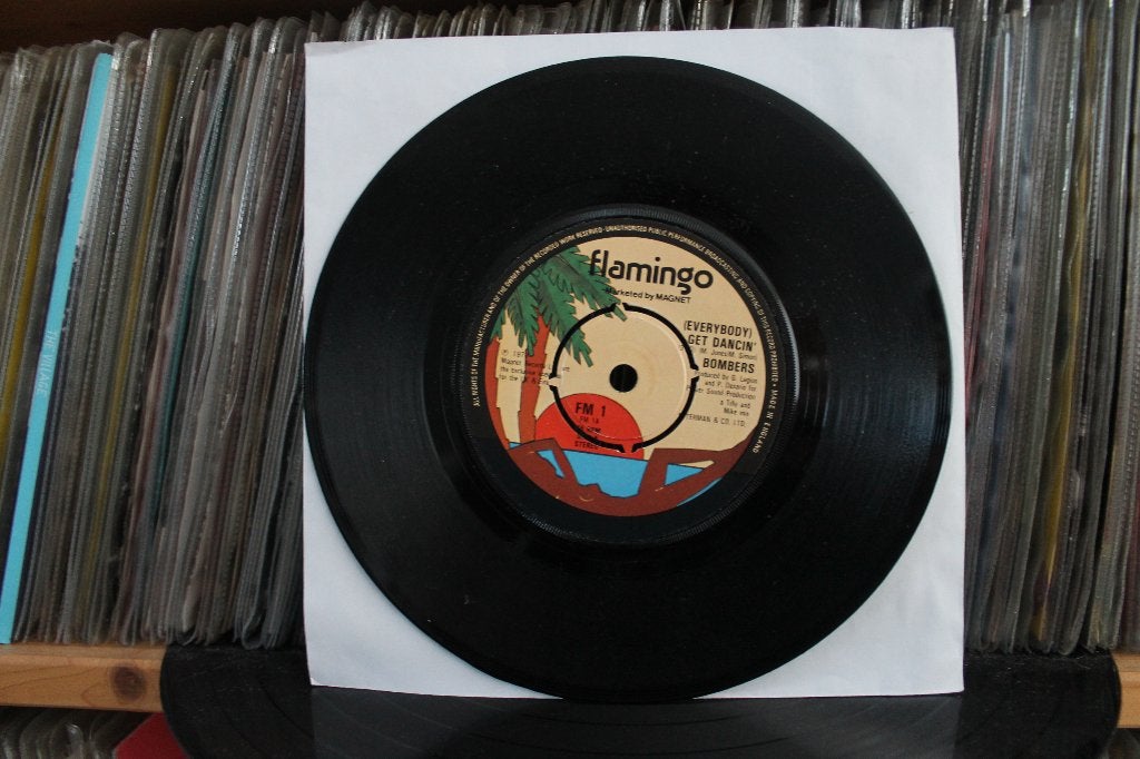 7" Single Bombers - (Everybody) Get Dancin' / Music Fever, Gebruikt, 7 inch, Ophalen of Verzenden, Pop