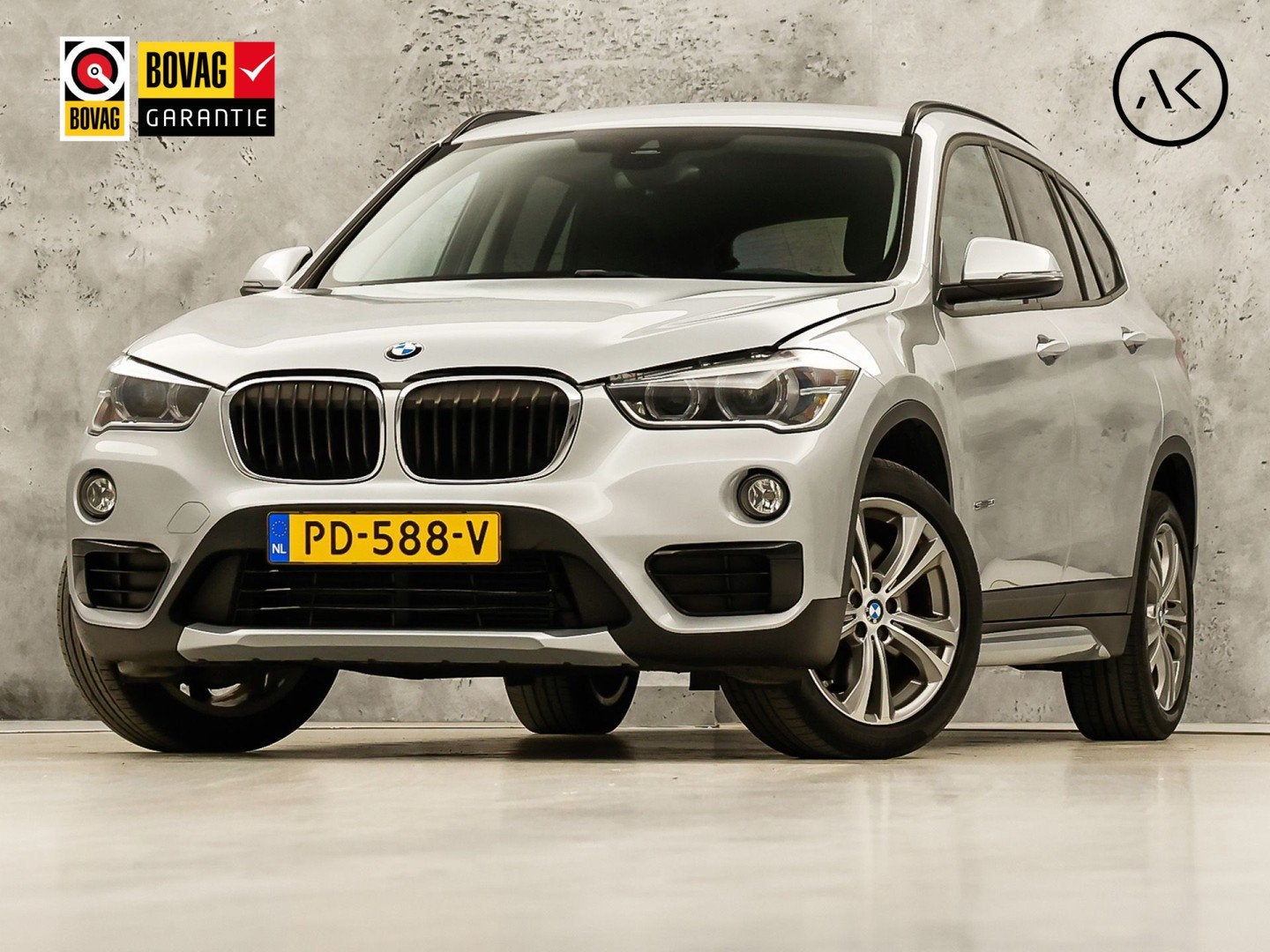 BMW X1 sDrive20i Executive 192Pk Automaat (NAVIGATIE, CLIMAT