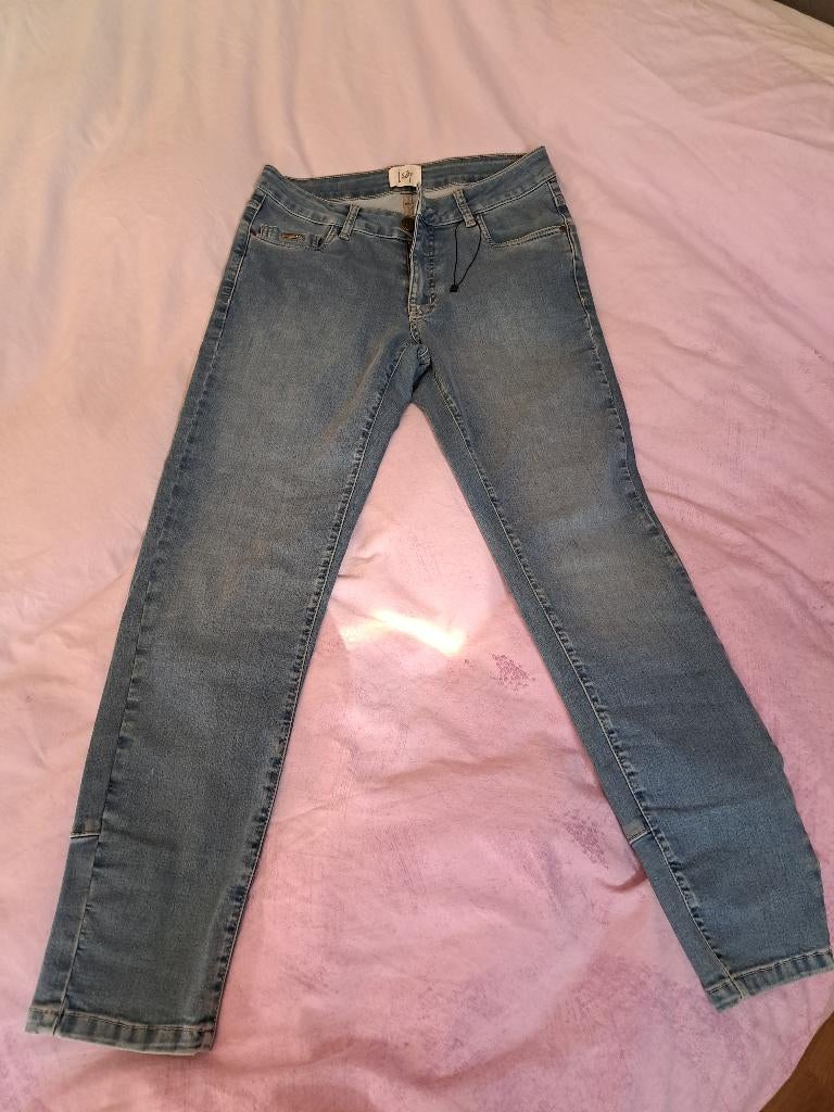 te koop: spijkerbroek, Maat 38/40 (M), Isay, Blauw, Nieuw