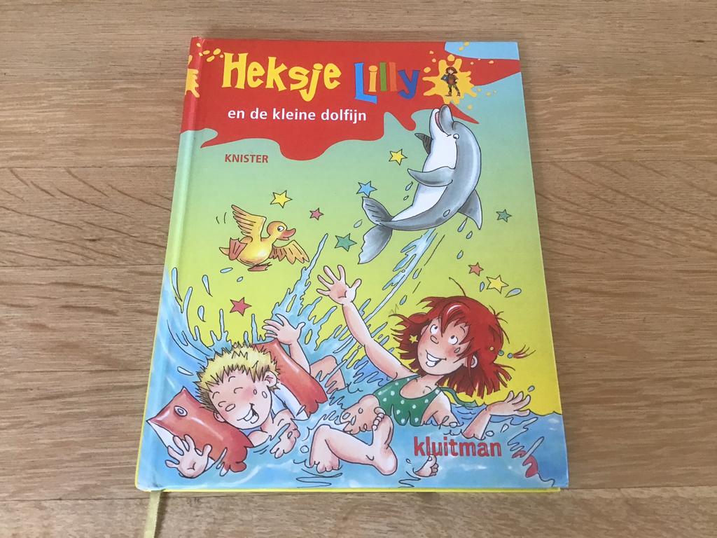 Heksje Lilly en de kleine dolfijn, Boeken, Ophalen of Verzenden, Zo goed als nieuw