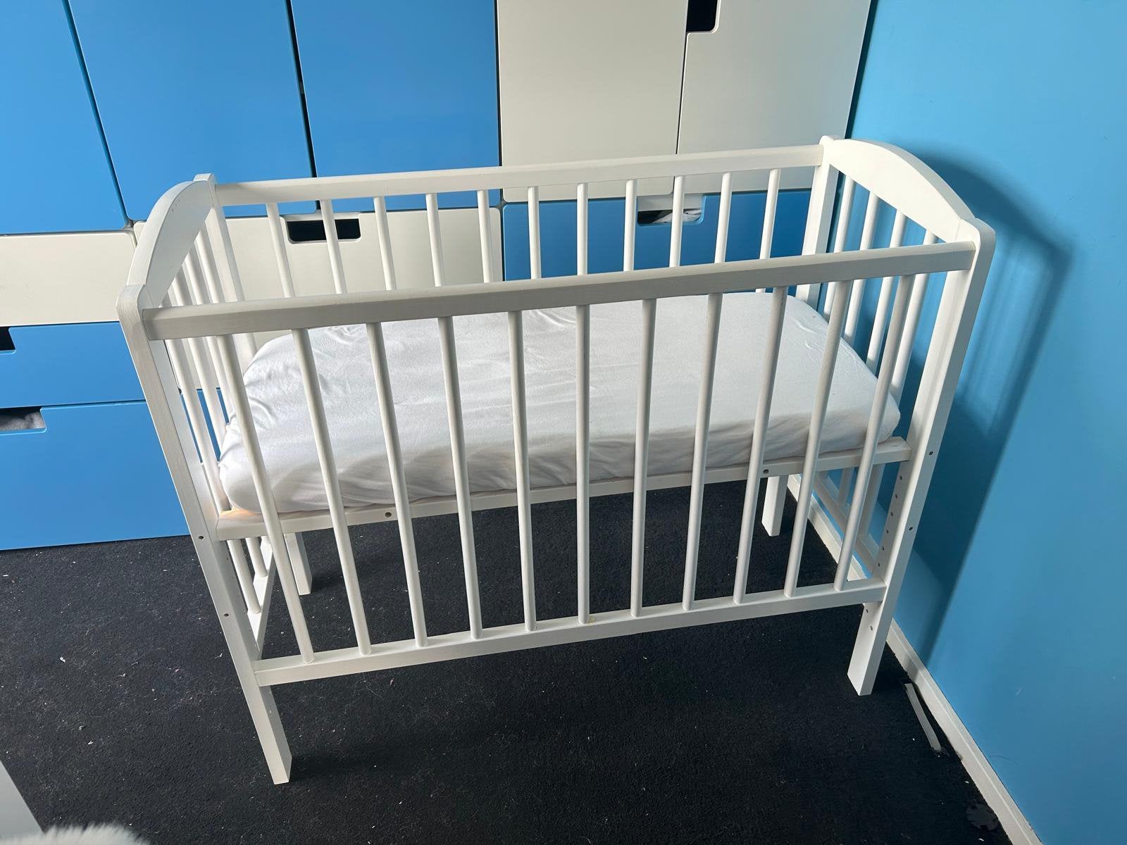 Petite Amélie 3-in-1 wiegje –co-sleeper, wieg & schommelwieg, Ophalen, Zo goed als nieuw, Wieg