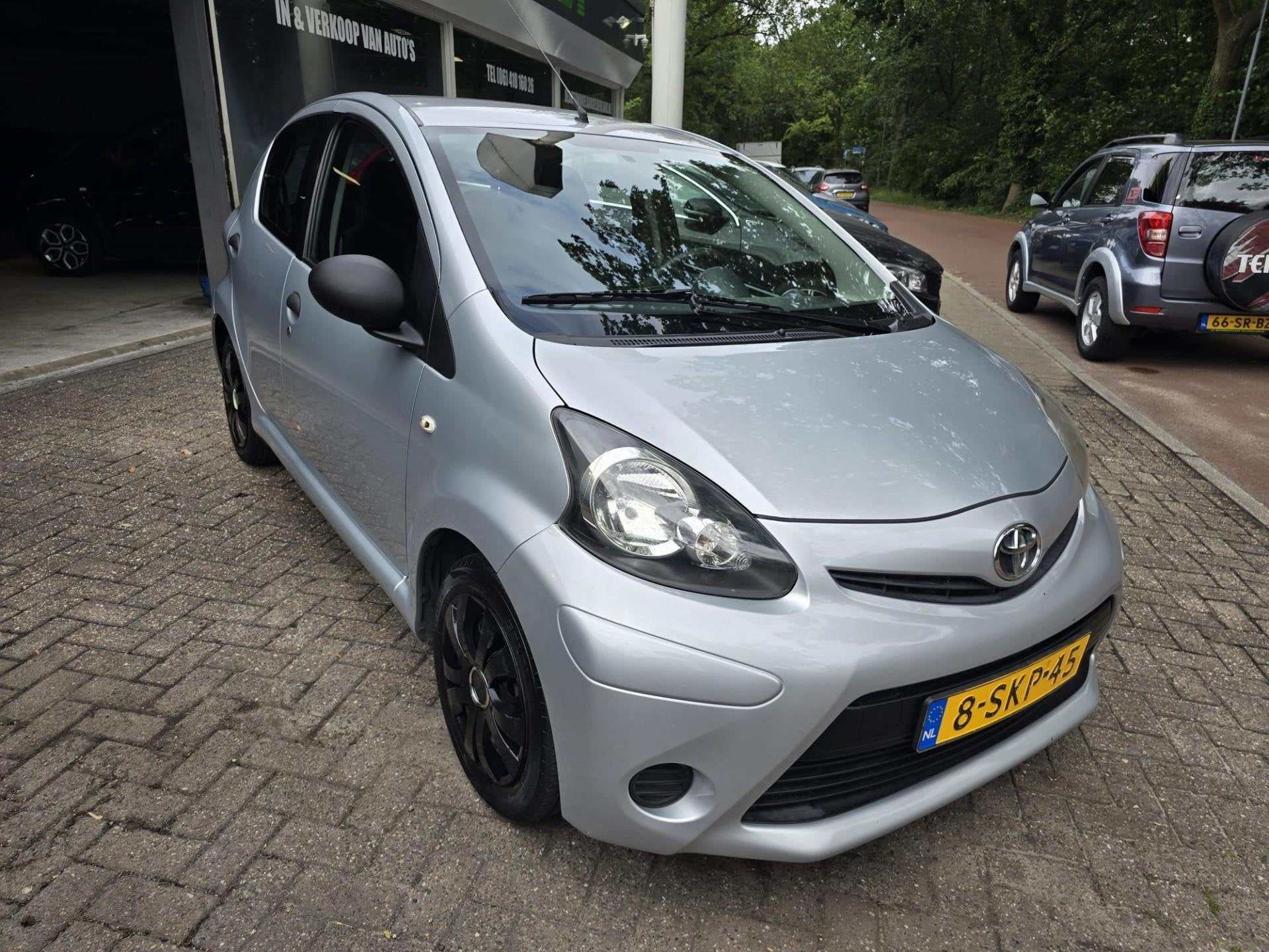 Toyota Aygo 1.0 VVT-i Now |3/6 OF 12MND GARANTIE | AIRCO | E, Auto's, Voorwielaandrijving, Euro 5, Stof, Gebruikt
