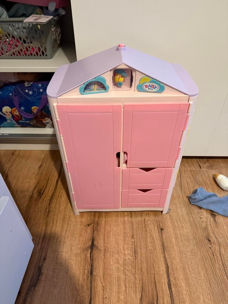 baby born kledingkast, Ophalen, Zo goed als nieuw, Babypop